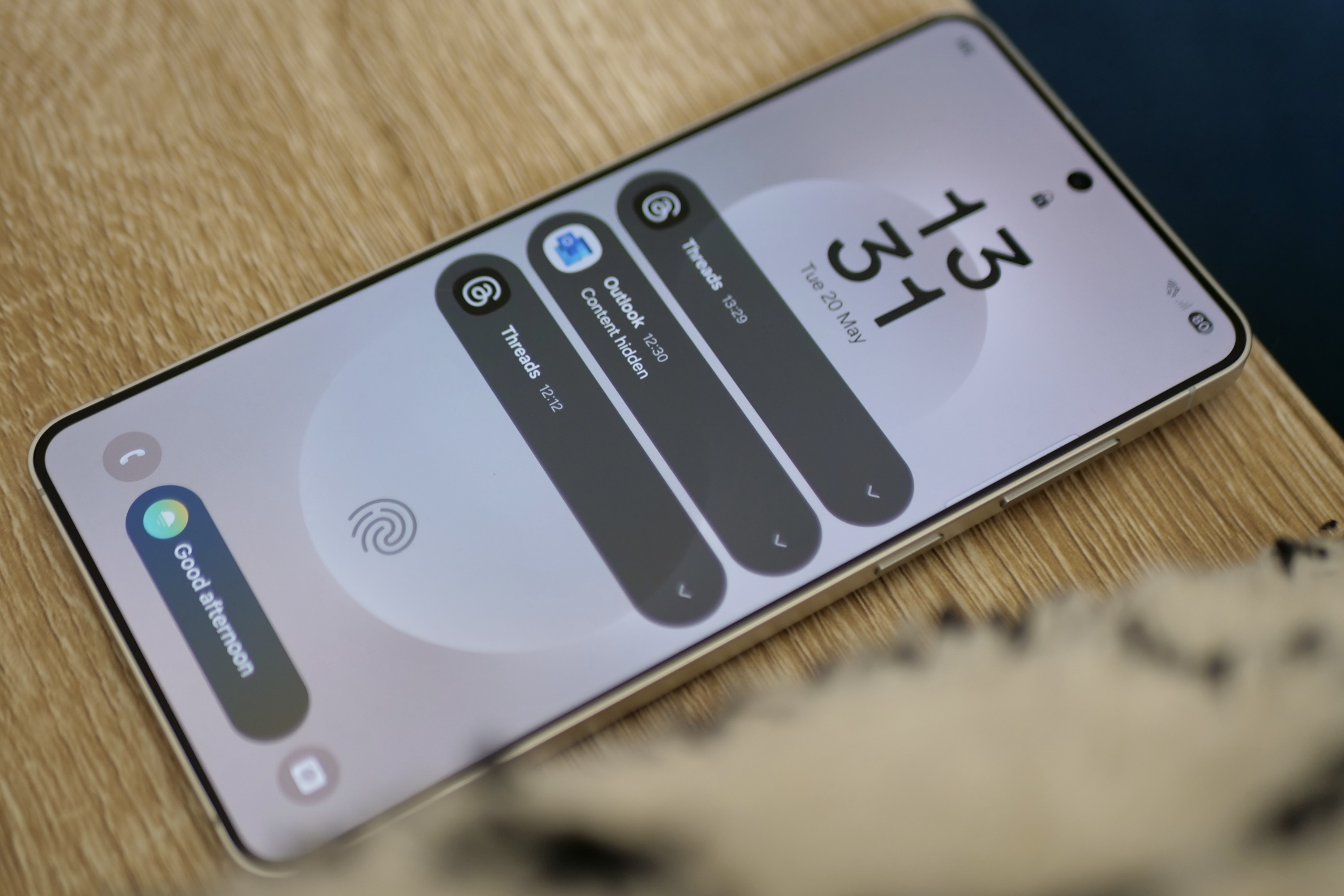 Enhance Samsung One UI 7: Change This Key Setting for Better Performance 7 Notifications on the lock screen in Samsung's One UI 7.