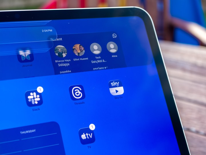 Experimenting with iOS, iPadOS & macOS 26 Beta: My Experience 7 Liquid Glass effect on iPadOS 26 public beta running on the M4 iPad Pro 11