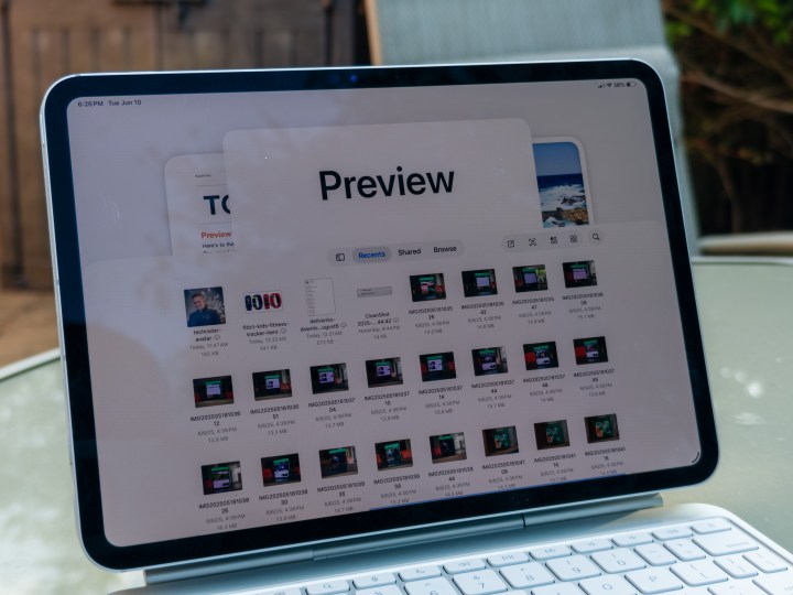 Experimenting with iOS, iPadOS & macOS 26 Beta: My Experience 10 The new Preview app on iPadOS 26 developer beta 1 running on an iPad Pro M4 11-inch