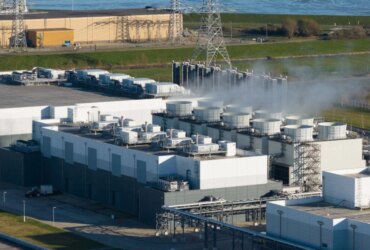 Oracle Delays OpenAI Data Center: Wall Street Reacts to Warning Signs 9 Oracle Delays OpenAI Data Center: Wall Street Reacts to Warning Signs