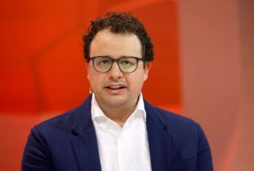 Anthropic’s Claude Targets Knowledge Work, Investors Freak Out 9 Anthropic’s Claude Targets Knowledge Work, Investors Freak Out