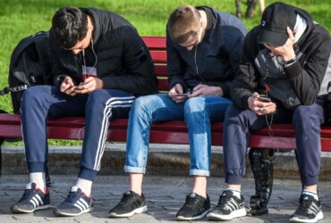 Spain Bans Under-16s on Social Media: Age Verification Push