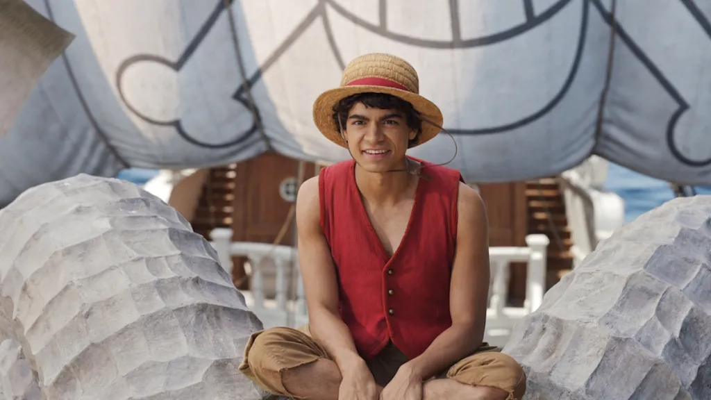 One Piece Live-Action Season 2: Is Luffy Related to Gol D. Roger? 6 Inaki Godoy as Luffy in live-action One Piece Season 2