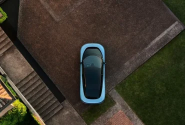 Jony Ive-Designed Ferrari EV Revealed: Sleek Apple-Like Design 6 Jony Ive-Designed Ferrari EV Revealed: Sleek Apple-Like Design