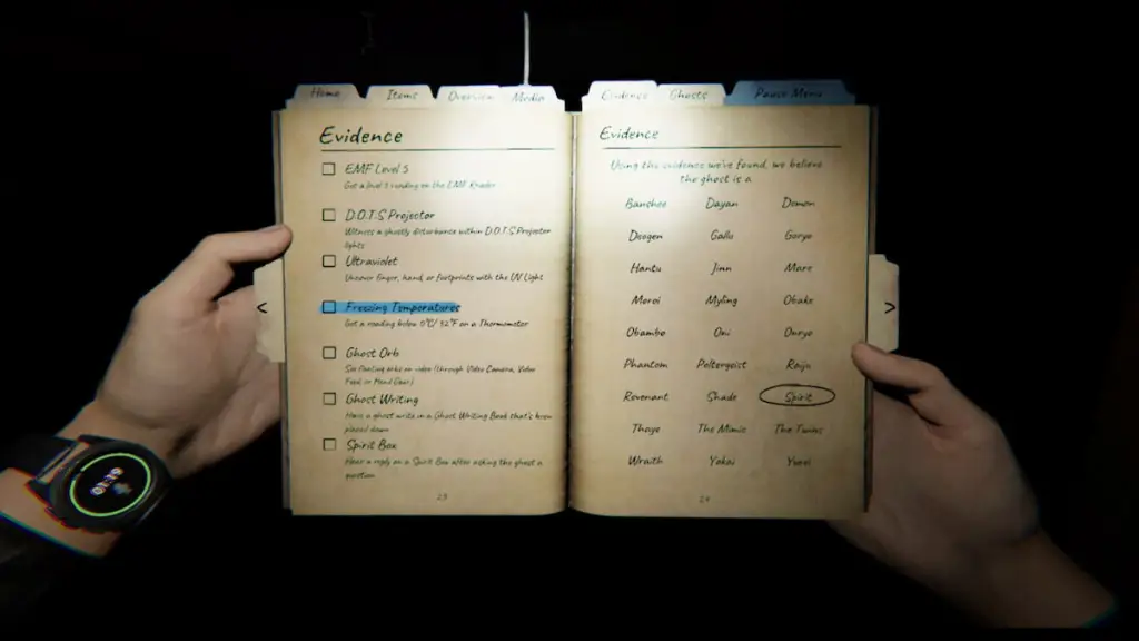 How to Use the Watch in Phasmophobia: Tips & Controls 6 Holding journal with watch on in phasmophobia