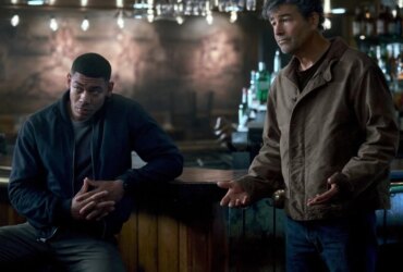 Lanterns: Two Timelines, Two Mysteries – Aaron Pierre & Kyle Chandler 5 Lanterns: Two Timelines, Two Mysteries – Aaron Pierre & Kyle Chandler