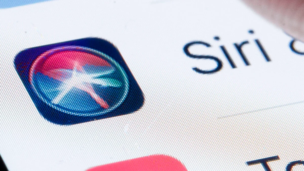 Report: Siri Chatbot Data Raises Apple Privacy Concerns